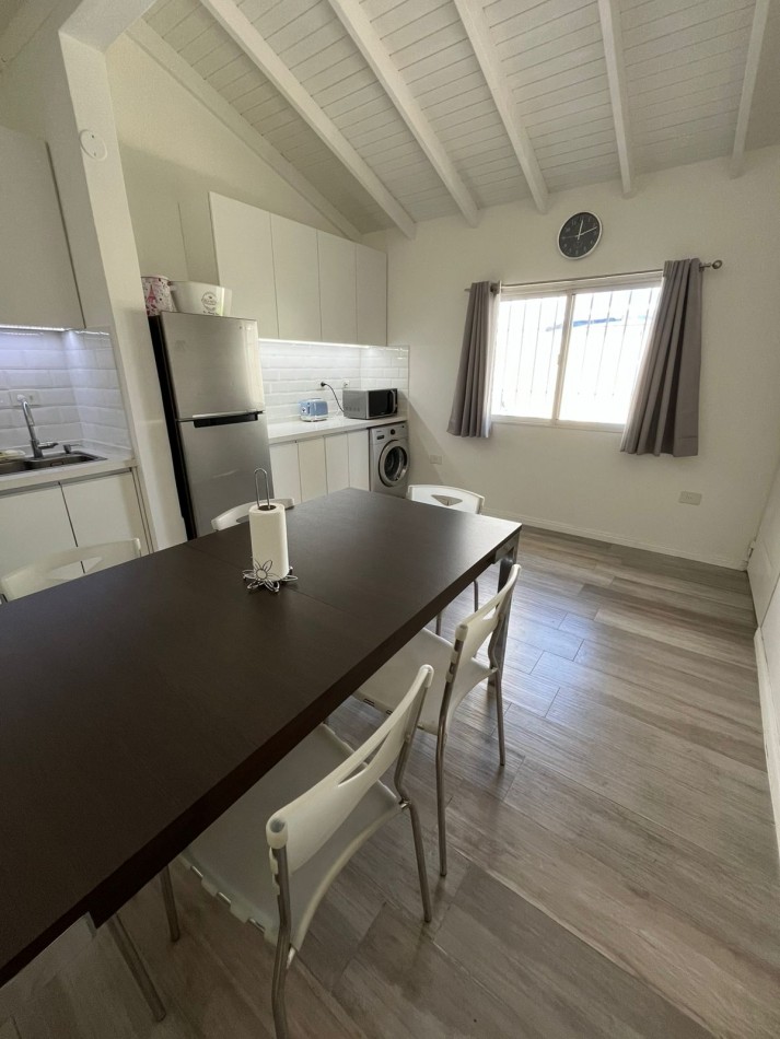 VENTA HERMOSO PH TIPO CASA AL FONDO, APTO CREDITO, 3 AMBIENTES CON PISCINA, PARRILLA Y JARDIN, DETALLES DE CATEGORIA, GUEMES 1085 -TEMPERLEY- 