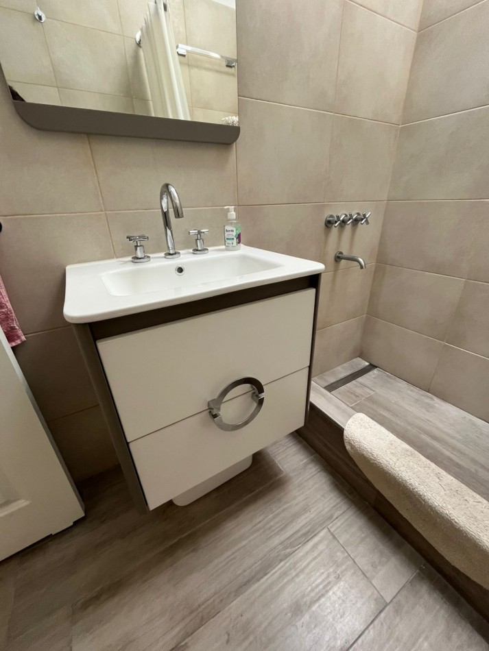 VENTA HERMOSO PH TIPO CASA AL FONDO, APTO CREDITO, 3 AMBIENTES CON PISCINA, PARRILLA Y JARDIN, DETALLES DE CATEGORIA, GUEMES 1085 -TEMPERLEY- 