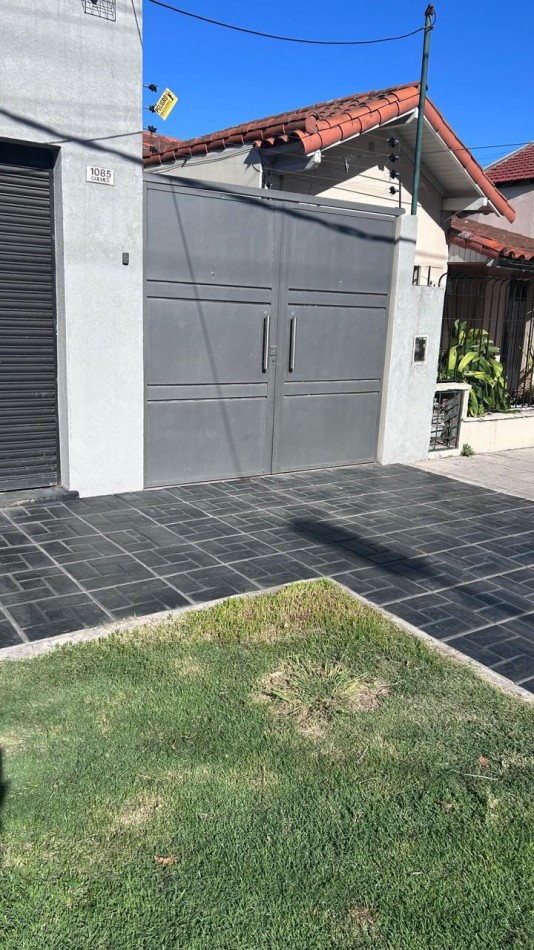 VENTA HERMOSO PH TIPO CASA AL FONDO, APTO CREDITO, 3 AMBIENTES CON PISCINA, PARRILLA Y JARDIN, DETALLES DE CATEGORIA, GUEMES 1085 -TEMPERLEY- 