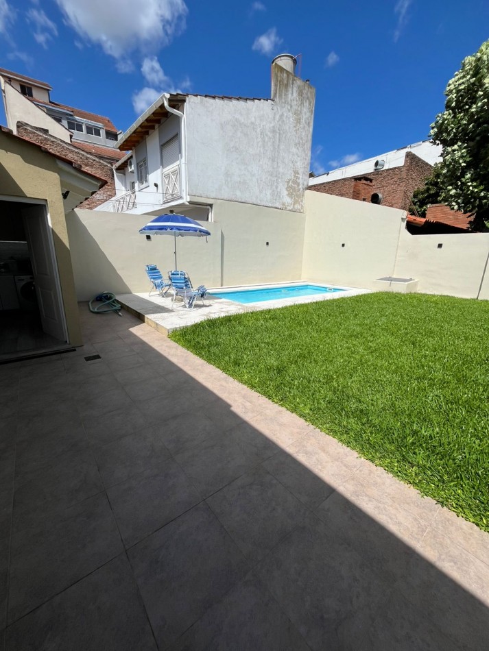 VENTA HERMOSO PH TIPO CASA AL FONDO, APTO CREDITO, 3 AMBIENTES CON PISCINA, PARRILLA Y JARDIN, DETALLES DE CATEGORIA, GUEMES 1085 -TEMPERLEY- 