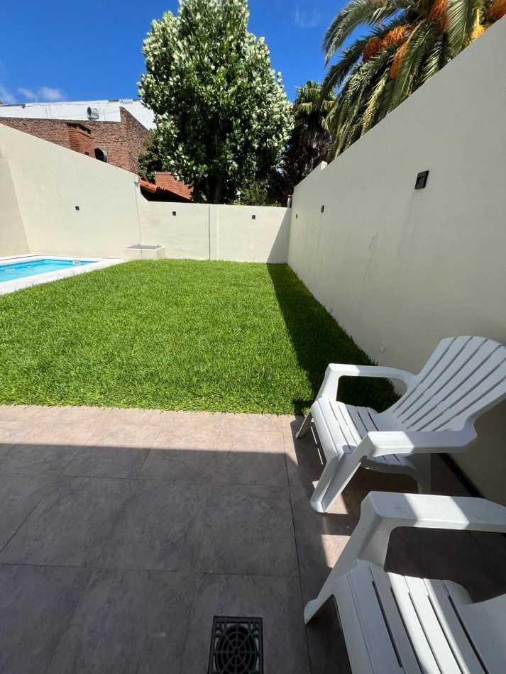 VENTA HERMOSO PH TIPO CASA AL FONDO, APTO CREDITO, 3 AMBIENTES CON PISCINA, PARRILLA Y JARDIN, DETALLES DE CATEGORIA, GUEMES 1085 -TEMPERLEY- 
