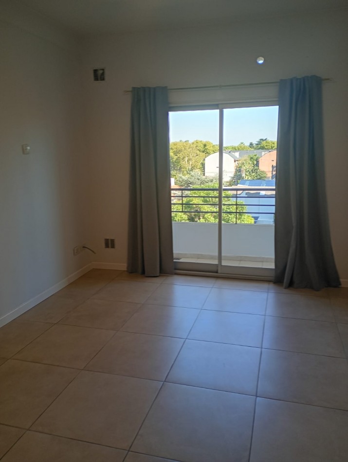 ALQUILER MONOAMBIENTE 24 M2 EN QUINTO PISO, IMPECABLE, LISTO PARA MUDARSE, EXCELENTE UBICACION, AV. ALMIRANTE BROWN 2967 -TEMPERLEY- 