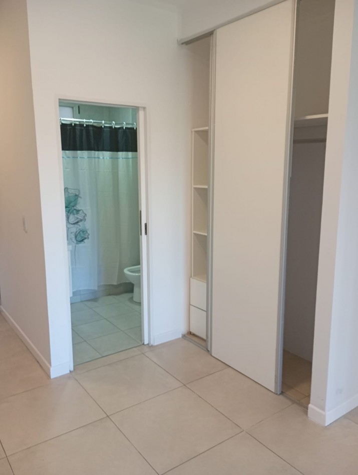 ALQUILER MONOAMBIENTE 24 M2 EN QUINTO PISO, IMPECABLE, LISTO PARA MUDARSE, EXCELENTE UBICACION, AV. ALMIRANTE BROWN 2967 -TEMPERLEY- 