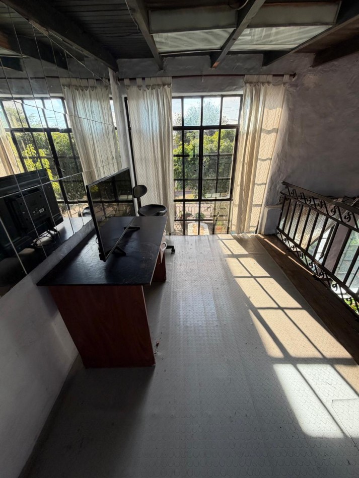 ALQUILER PH EN PLANTA ALTA, 3 AMBIENTES, CON ENTREPISO, TERRAZA Y SAUNA, JOAQUIN V. GONZALEZ 1079 -TEMPERLEY-