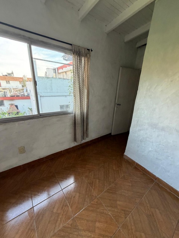 ALQUILER PH EN PLANTA ALTA, 3 AMBIENTES, CON ENTREPISO, TERRAZA Y SAUNA, JOAQUIN V. GONZALEZ 1079 -TEMPERLEY-