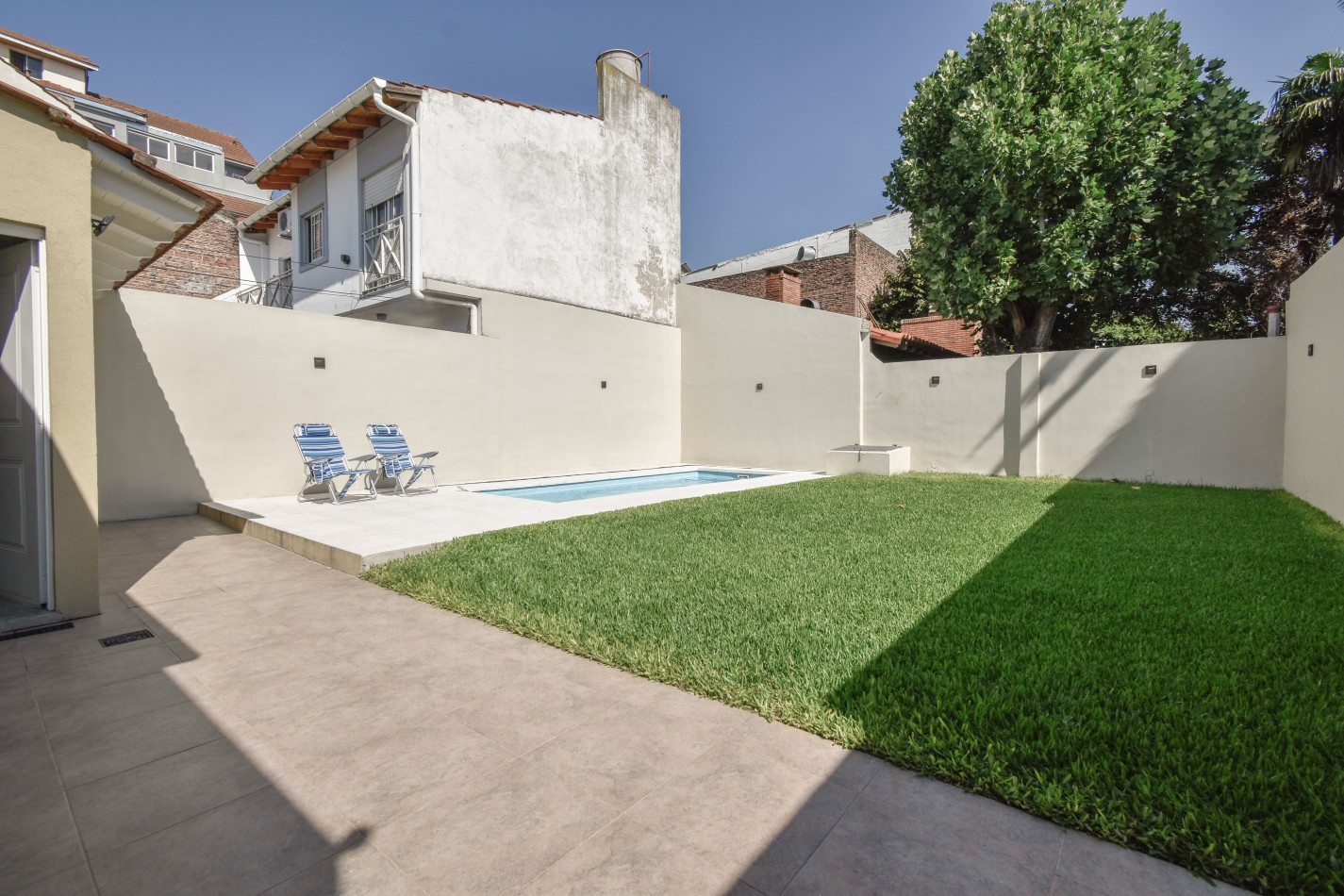VENTA HERMOSO PH TIPO CASA AL FONDO, APTO CREDITO, 3 AMBIENTES CON PISCINA, PARRILLA Y JARDIN, DETALLES DE CATEGORIA, GUEMES 1085 -TEMPERLEY-