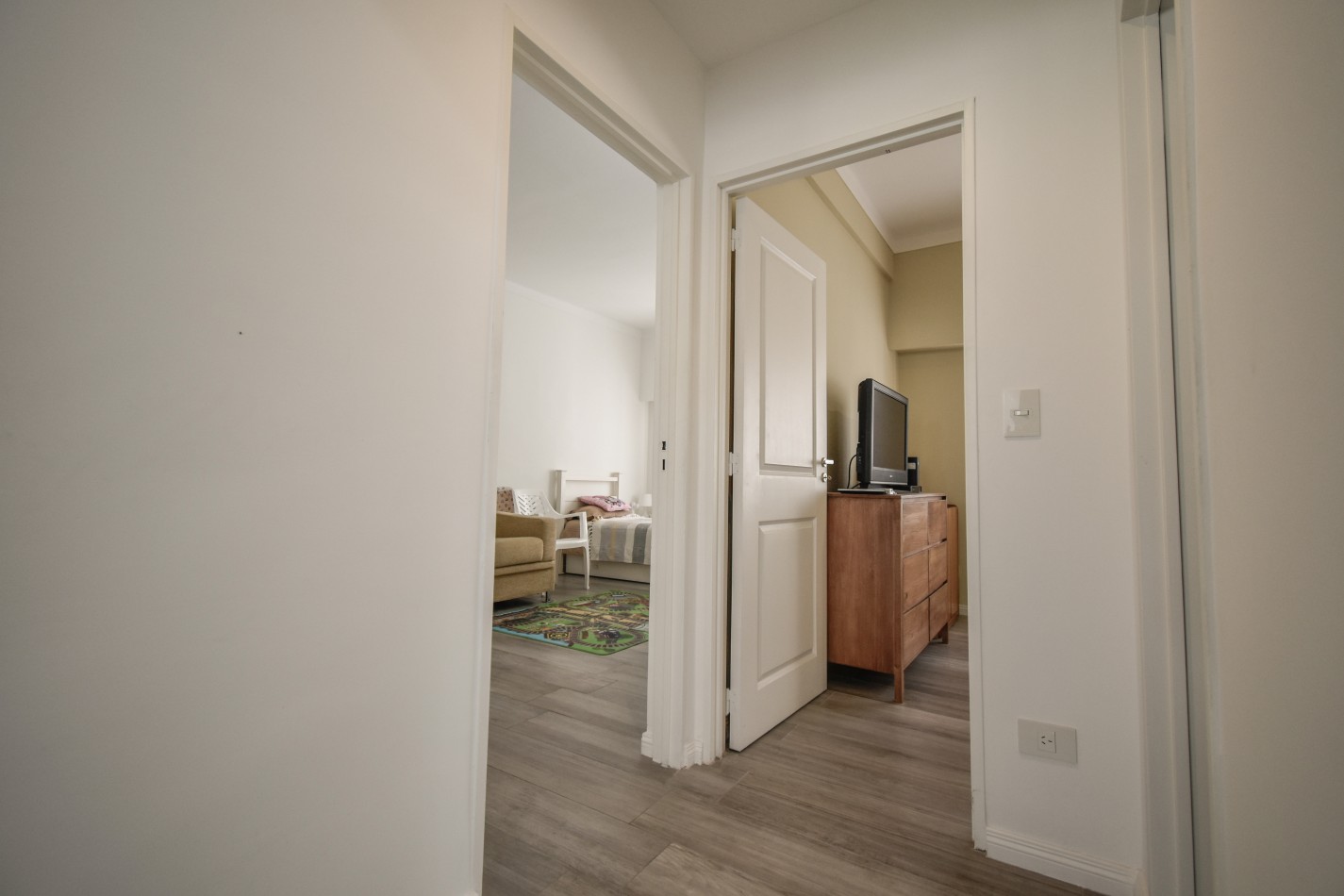 VENTA HERMOSO PH TIPO CASA AL FONDO, APTO CREDITO, 3 AMBIENTES CON PISCINA, PARRILLA Y JARDIN, DETALLES DE CATEGORIA, GUEMES 1085 -TEMPERLEY-