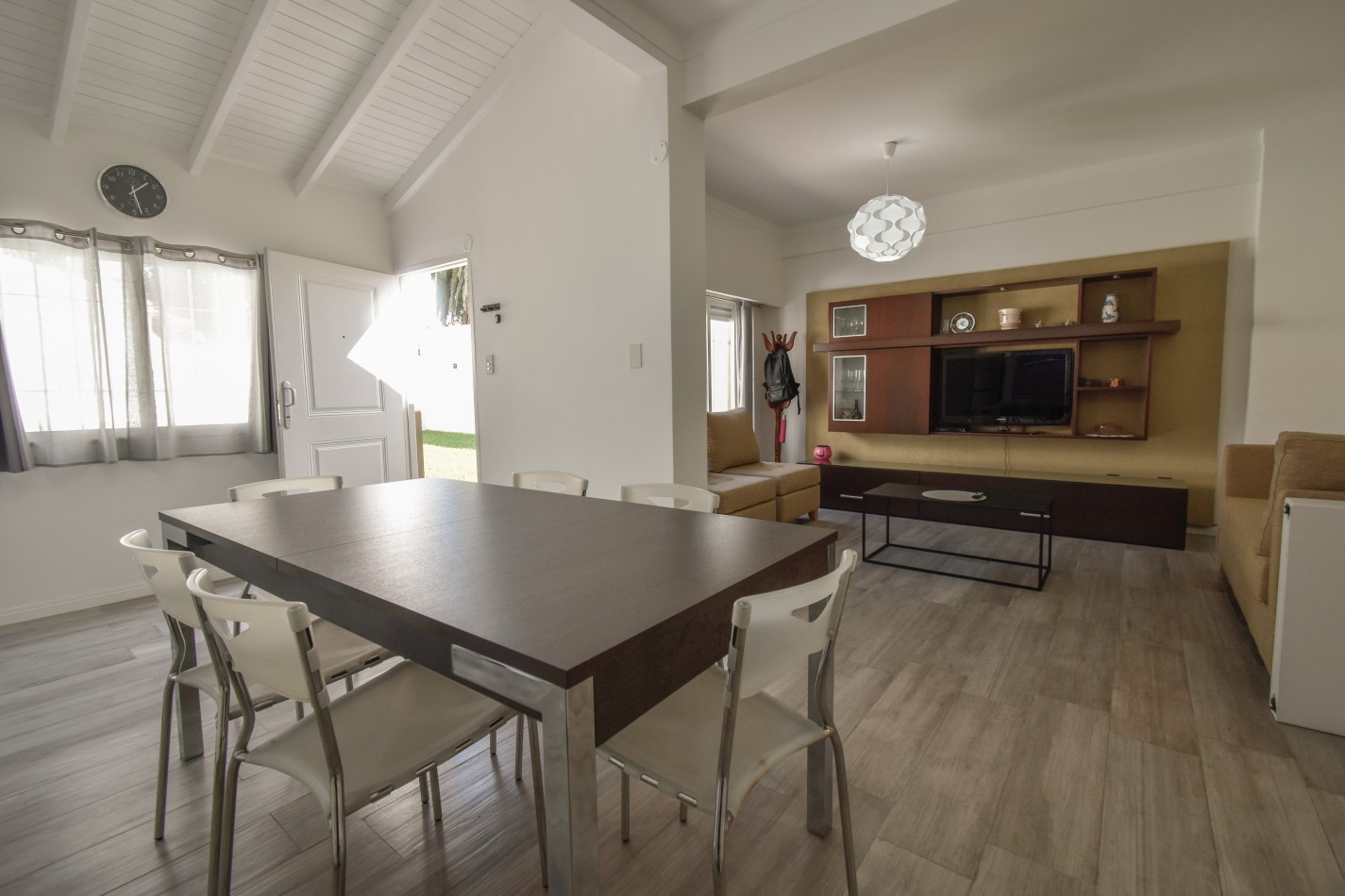 VENTA HERMOSO PH TIPO CASA AL FONDO, APTO CREDITO, 3 AMBIENTES CON PISCINA, PARRILLA Y JARDIN, DETALLES DE CATEGORIA, GUEMES 1085 -TEMPERLEY-