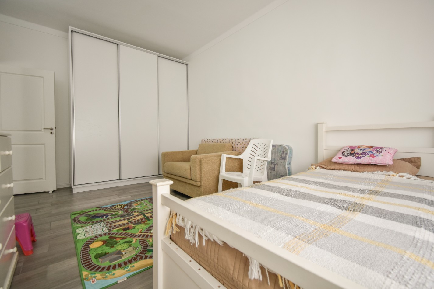 VENTA HERMOSO PH TIPO CASA AL FONDO, APTO CREDITO, 3 AMBIENTES CON PISCINA, PARRILLA Y JARDIN, DETALLES DE CATEGORIA, GUEMES 1085 -TEMPERLEY-