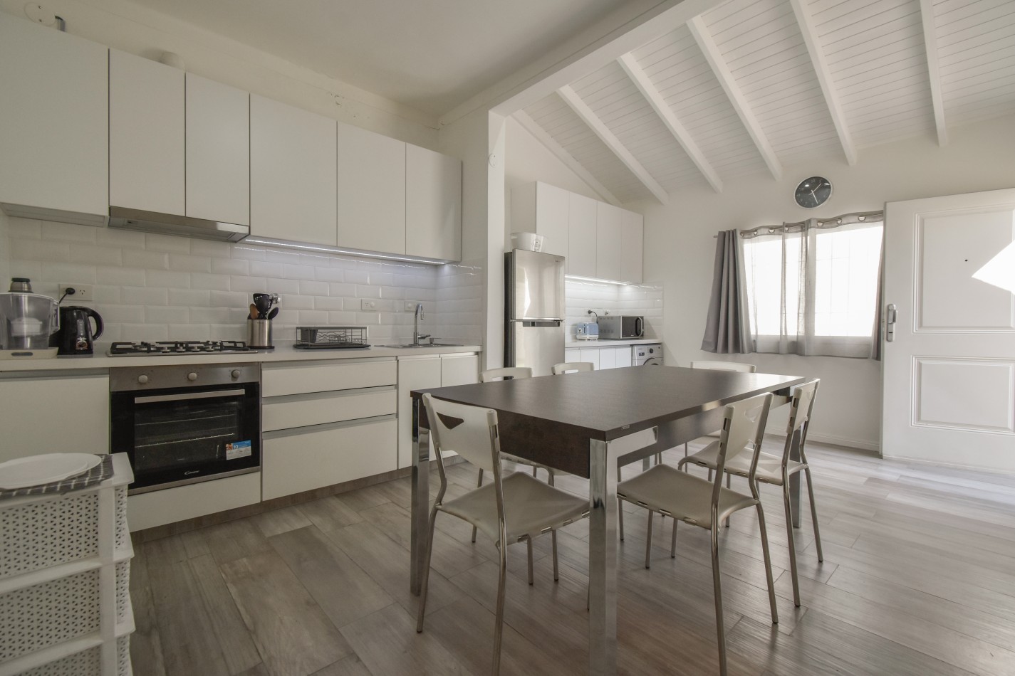 VENTA HERMOSO PH TIPO CASA AL FONDO, APTO CREDITO, 3 AMBIENTES CON PISCINA, PARRILLA Y JARDIN, DETALLES DE CATEGORIA, GUEMES 1085 -TEMPERLEY-