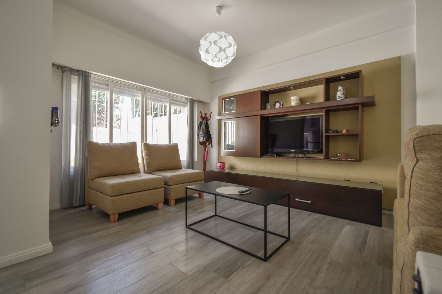 VENTA HERMOSO PH TIPO CASA AL FONDO, APTO CREDITO, 3 AMBIENTES CON PISCINA, PARRILLA Y JARDIN, DETALLES DE CATEGORIA, GUEMES 1085 -TEMPERLEY-