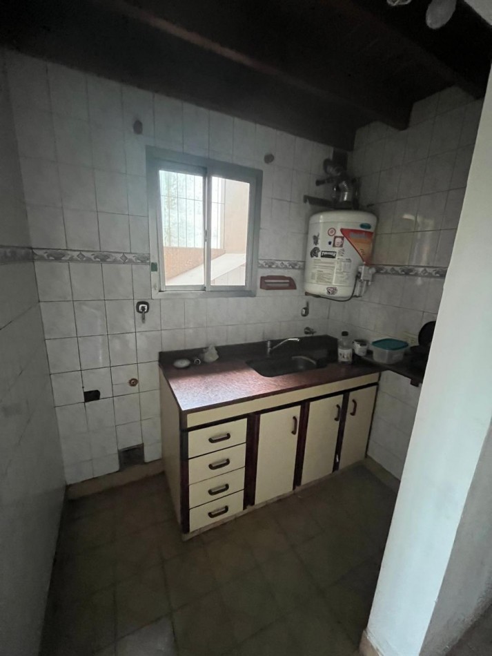 VENTA DEPARTAMENTO EN PLANTA ALTA 2 AMBIENTES CON INGRESO COMPARTIDO, AV EVA PERON 4347 -TEMPERLEY- 