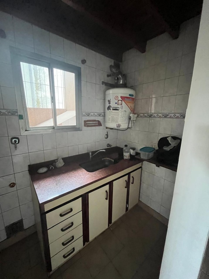 VENTA DEPARTAMENTO EN PLANTA ALTA 2 AMBIENTES CON INGRESO COMPARTIDO, AV EVA PERON 4347 -TEMPERLEY- 