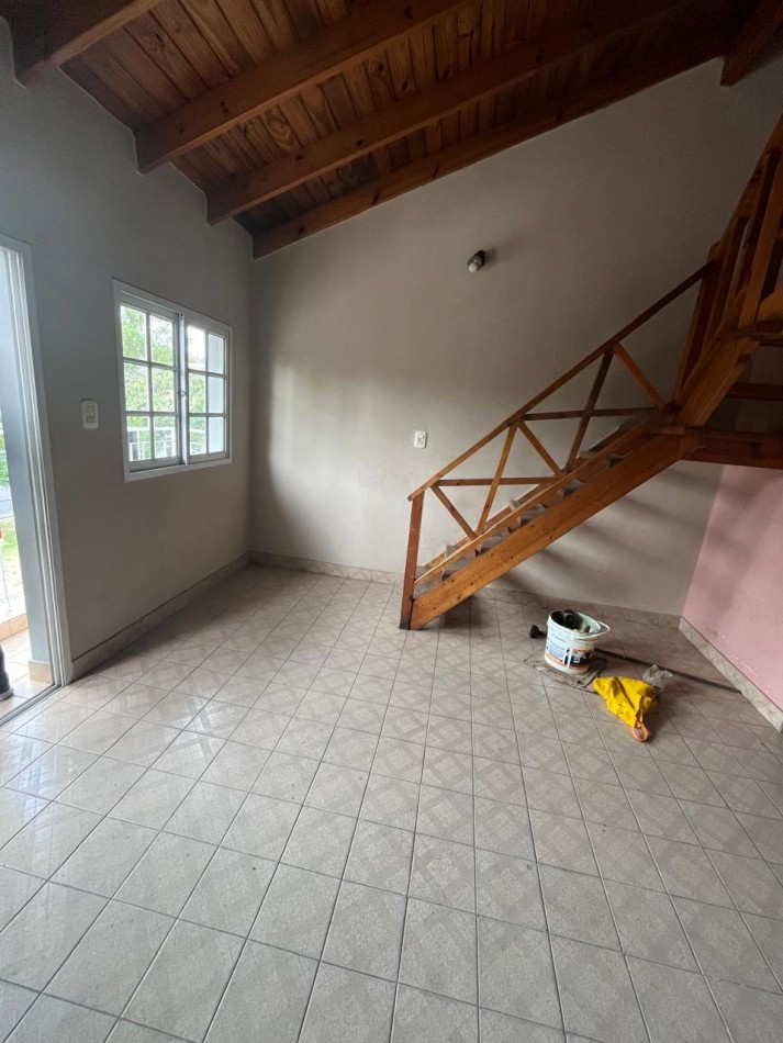 -RESERVADO- ALQUILER DEPARTAMENTO EN PLANTA ALTA 2 AMBIENTES CON INGRESO COMPARTIDO, AV EVA PERON 4347 -TEMPERLEY- 