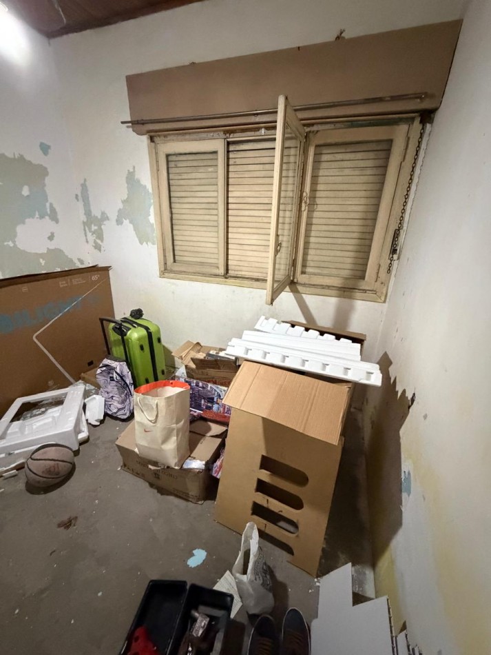 VENTA CHALET 4 AMBIENTES, A UNA CUADRA DE PASCO AL 2400, LA CALANDRIA 2436 -TEMPERLEY-