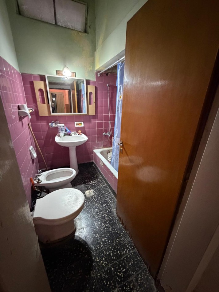 VENTA CHALET 4 AMBIENTES, A UNA CUADRA DE PASCO AL 2400, LA CALANDRIA 2436 -TEMPERLEY-