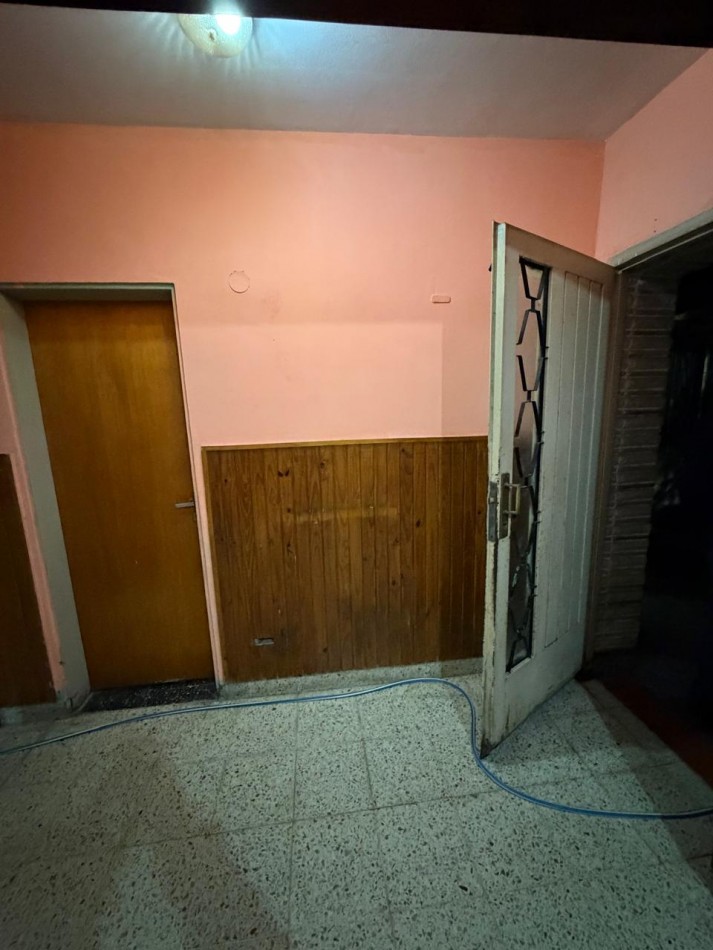 VENTA CHALET 4 AMBIENTES, A UNA CUADRA DE PASCO AL 2400, LA CALANDRIA 2436 -TEMPERLEY-