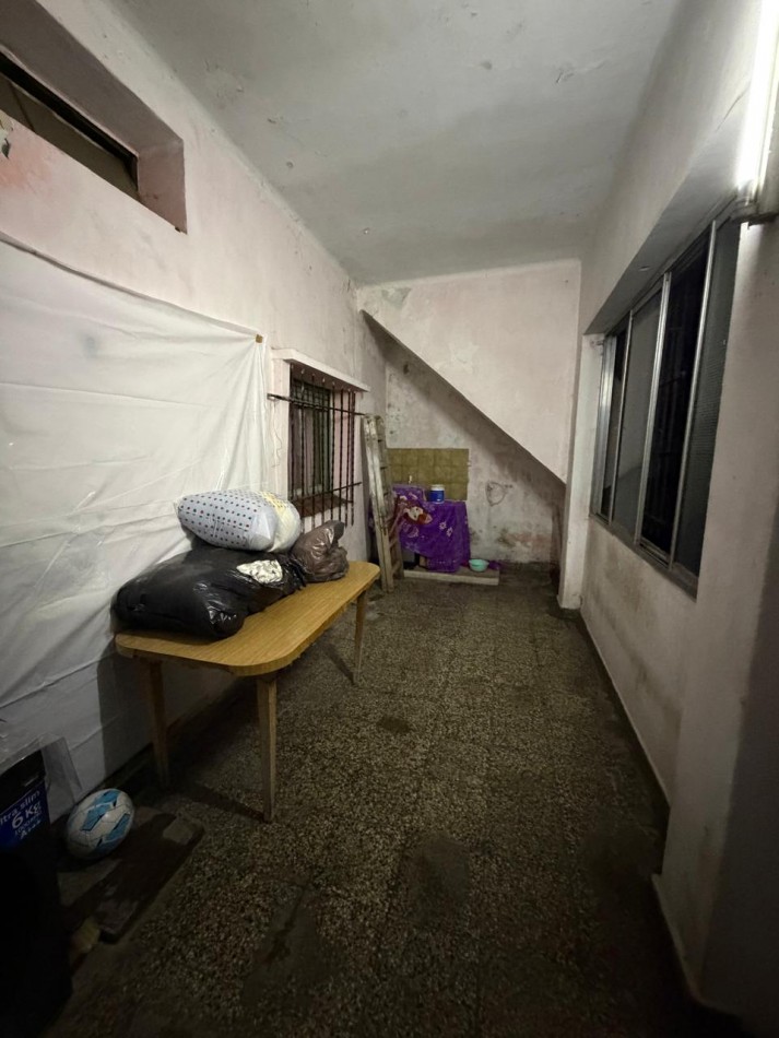 VENTA CHALET 4 AMBIENTES, A UNA CUADRA DE PASCO AL 2400, LA CALANDRIA 2436 -TEMPERLEY-