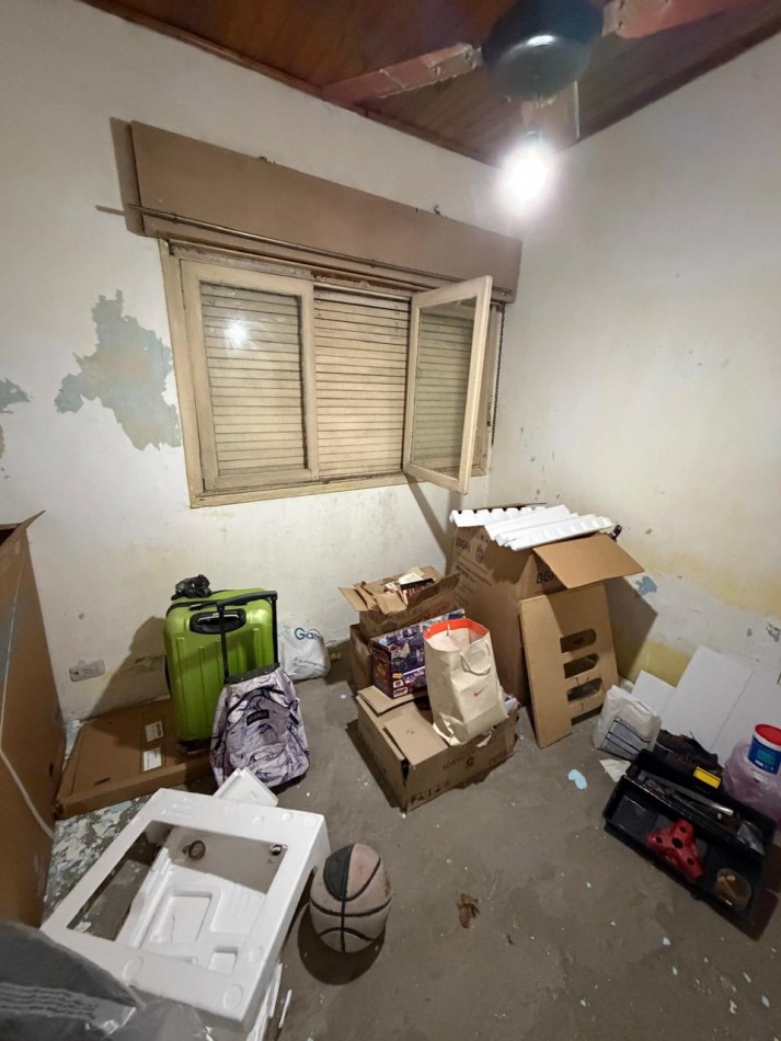 VENTA CHALET 4 AMBIENTES, A UNA CUADRA DE PASCO AL 2400, LA CALANDRIA 2436 -TEMPERLEY-