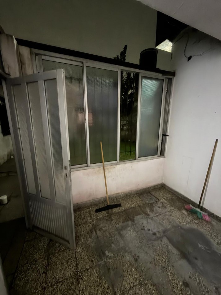 VENTA CHALET 4 AMBIENTES, A UNA CUADRA DE PASCO AL 2400, LA CALANDRIA 2436 -TEMPERLEY-