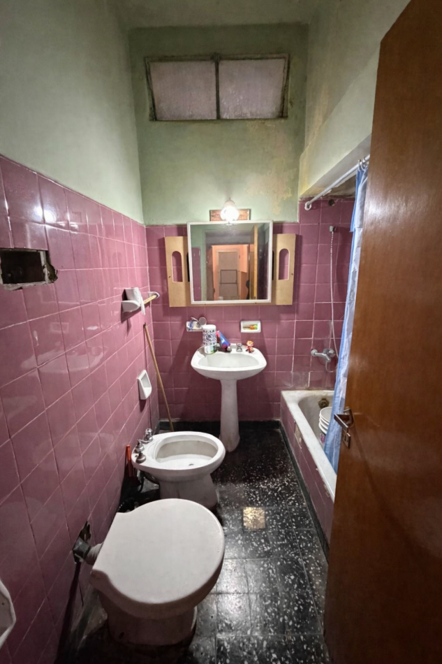 VENTA CHALET 4 AMBIENTES, A UNA CUADRA DE PASCO AL 2400, LA CALANDRIA 2436 -TEMPERLEY-