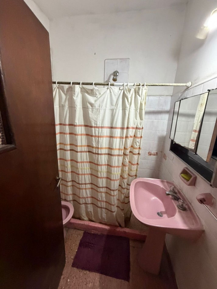 VENTA CASA 2 DORMITORIOS, LUGAR SEMICUBIERTO PARA GUARDAR EL AUTO, PATIO CON PARRILLA, JUNCAL 2391 -TEMPERLEY-