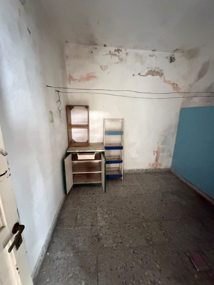 VENTA CASA 2 DORMITORIOS, LUGAR SEMICUBIERTO PARA GUARDAR EL AUTO, PATIO CON PARRILLA, JUNCAL 2391 -TEMPERLEY-