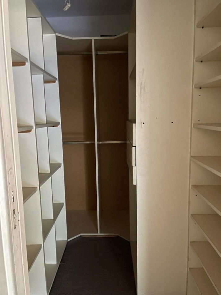 VENTA CHALET EN ESQUINA CON 3 DORMITORIOS, GARAGE Y PATIO, SARMIENTO 1508 -MONTE GRANDE-