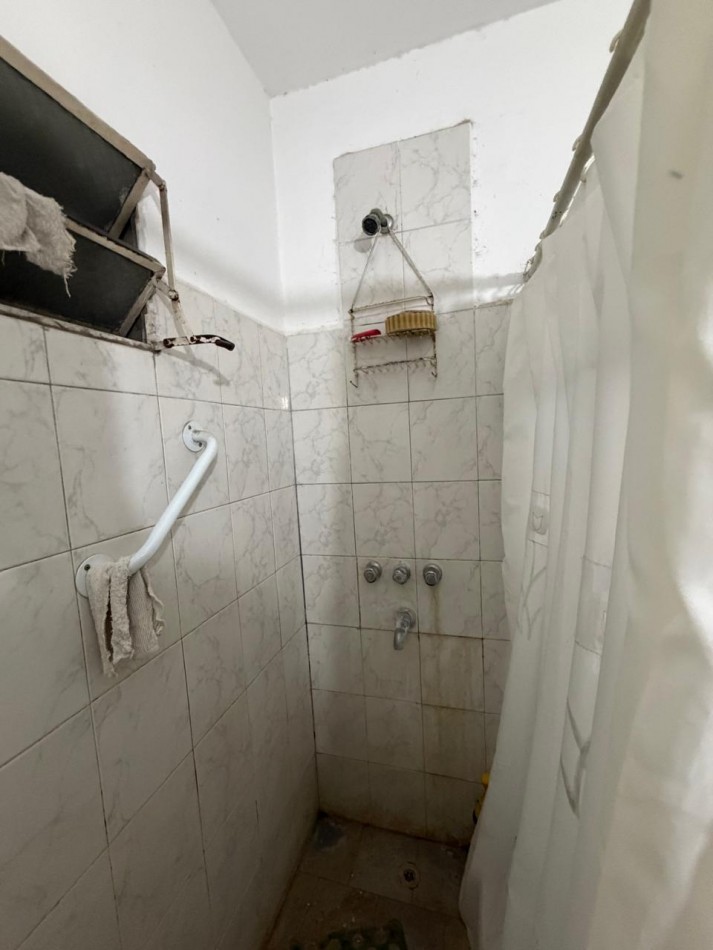 VENTA PH PLANTA ALTA, INGRESO INDEPENDIENTE POR ESCALERA, 3 AMBIENTES CON TERRAZA AMPLIA, JUNCAL 1981 -TEMPERLEY-