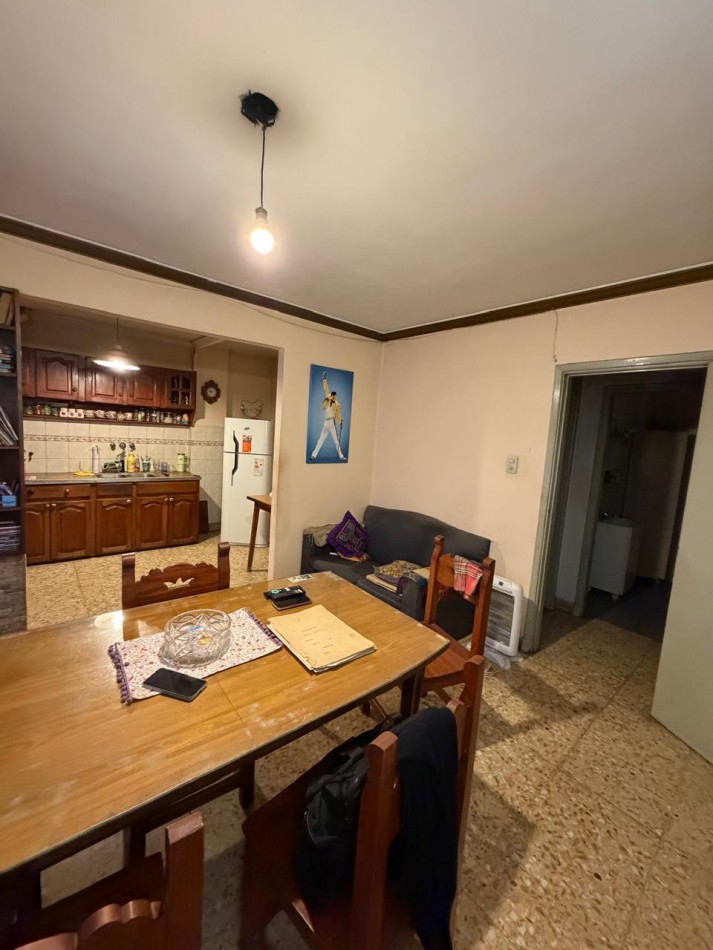 VENTA PH PLANTA ALTA, INGRESO INDEPENDIENTE POR ESCALERA, 3 AMBIENTES CON TERRAZA AMPLIA, JUNCAL 1981 -TEMPERLEY-