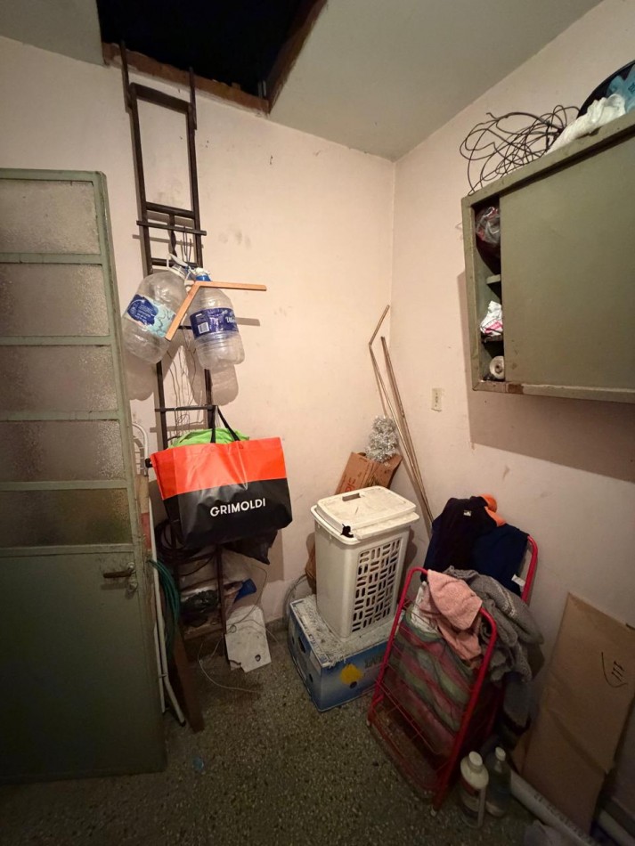 VENTA PH PLANTA ALTA, INGRESO INDEPENDIENTE POR ESCALERA, 3 AMBIENTES CON TERRAZA AMPLIA, JUNCAL 1981 -TEMPERLEY-