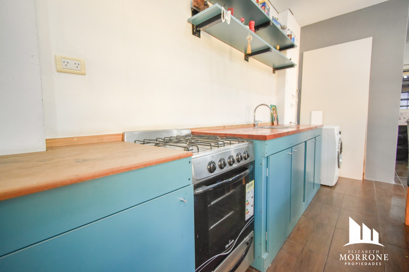 VENTA HERMOSA CASA, 3 DORMITORIOS, QUINCHO Y PILETA, ELIAS ALIPPI 340 -TEMPERLEY-