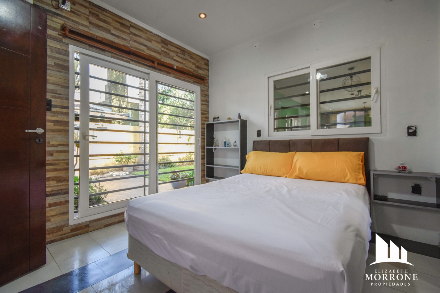 VENTA HERMOSA CASA, 3 DORMITORIOS, QUINCHO Y PILETA, ELIAS ALIPPI 340 -TEMPERLEY-
