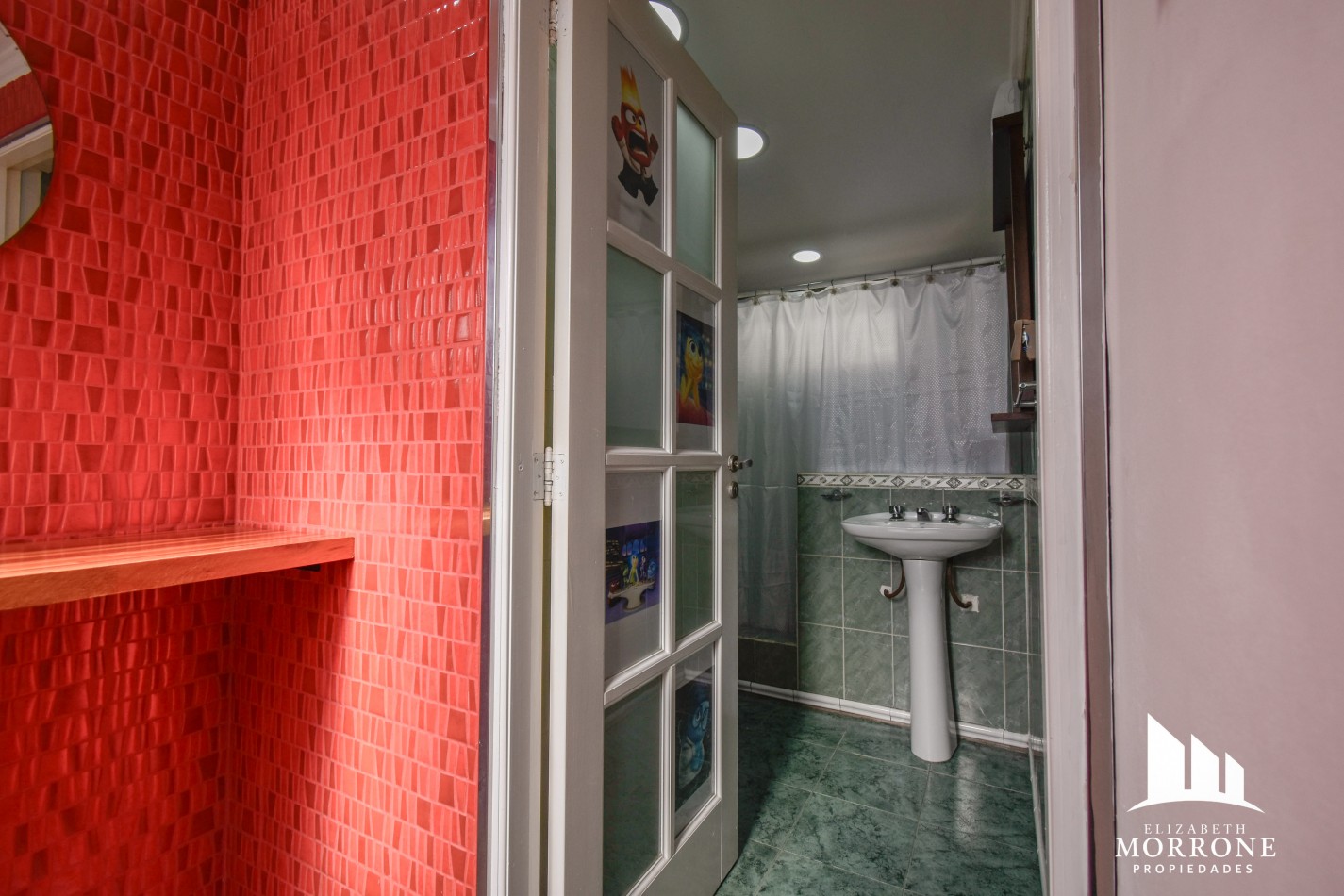 VENTA HERMOSA CASA, 3 DORMITORIOS, QUINCHO Y PILETA, ELIAS ALIPPI 340 -TEMPERLEY-