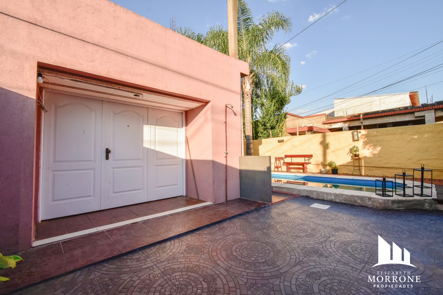 VENTA HERMOSA CASA, 3 DORMITORIOS, QUINCHO Y PILETA, ELIAS ALIPPI 340 -TEMPERLEY-