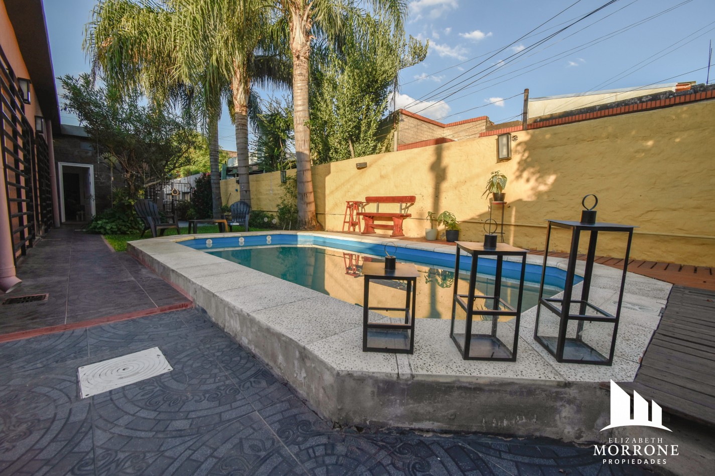 VENTA HERMOSA CASA, 3 DORMITORIOS, QUINCHO Y PILETA, ELIAS ALIPPI 340 -TEMPERLEY-