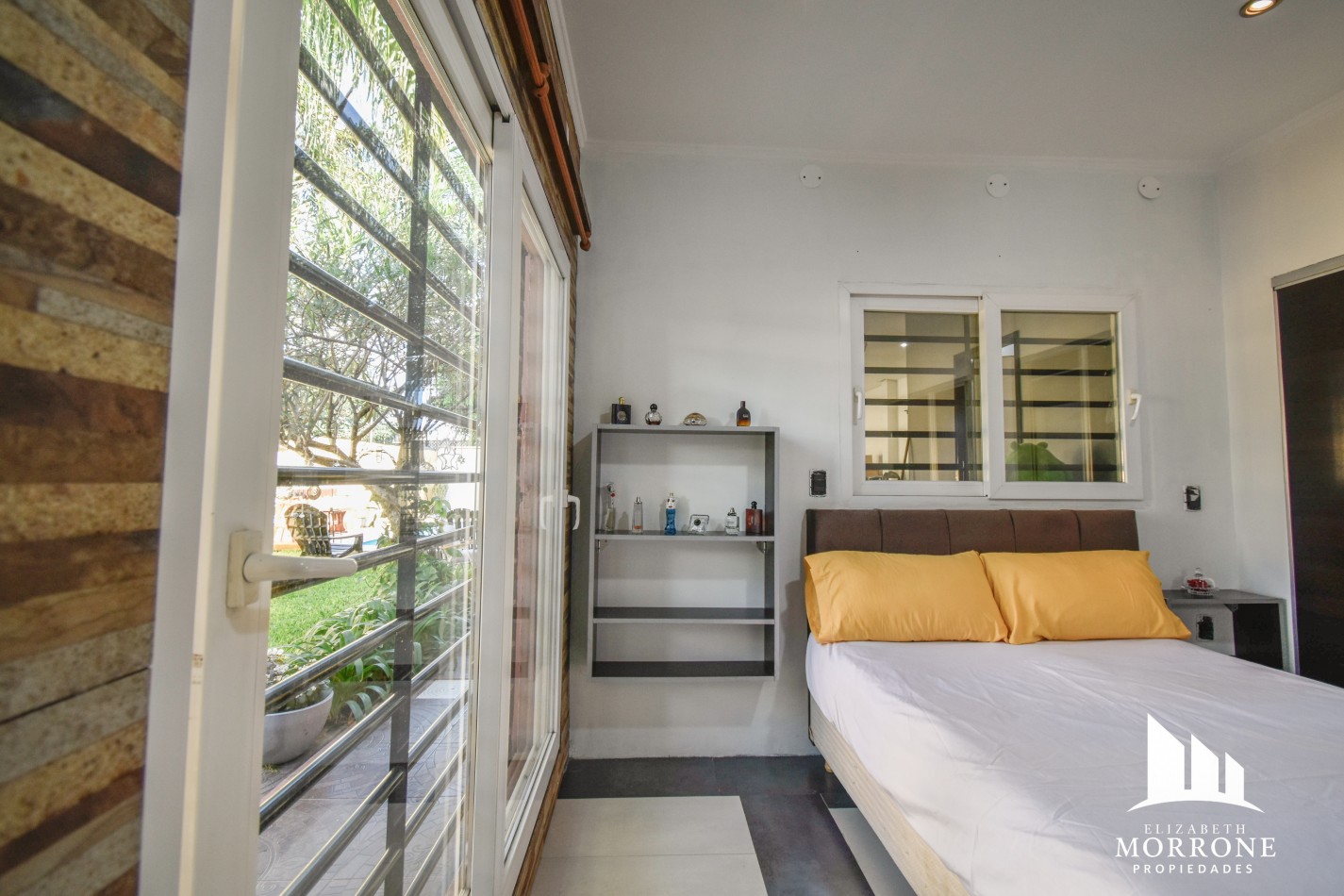 VENTA HERMOSA CASA, 3 DORMITORIOS, QUINCHO Y PILETA, ELIAS ALIPPI 340 -TEMPERLEY-
