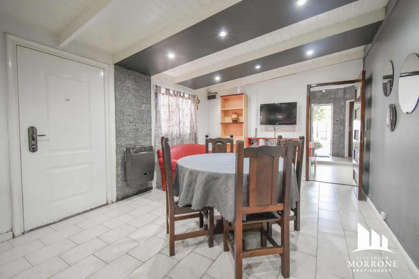 VENTA HERMOSA CASA, 3 DORMITORIOS, QUINCHO Y PILETA, ELIAS ALIPPI 340 -TEMPERLEY-