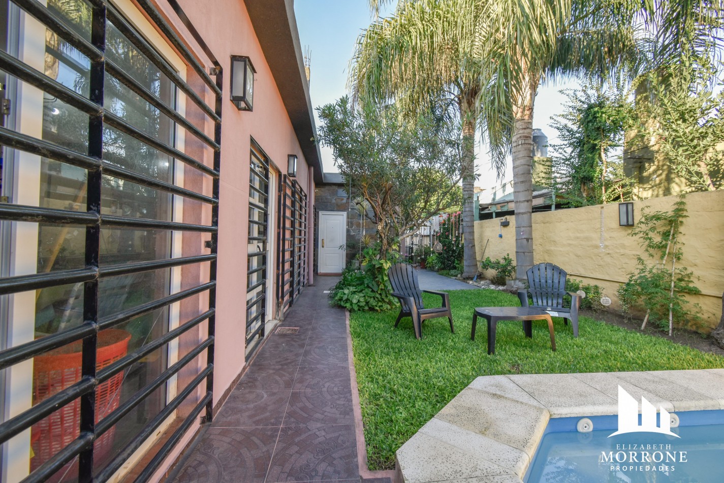 VENTA HERMOSA CASA, 3 DORMITORIOS, QUINCHO Y PILETA, ELIAS ALIPPI 340 -TEMPERLEY-