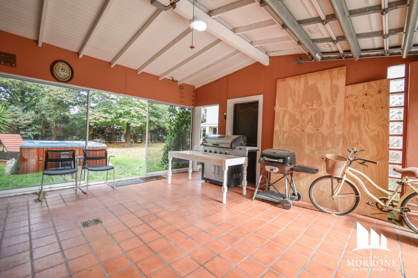 ALQUILER IMPONENTE CASA SEMIAMOBLADA 3 DORMITORIOS, QUINCHO, JACUZZI, COUNTRY EL RODAL -ESTEBAN ECHEVERRIA-