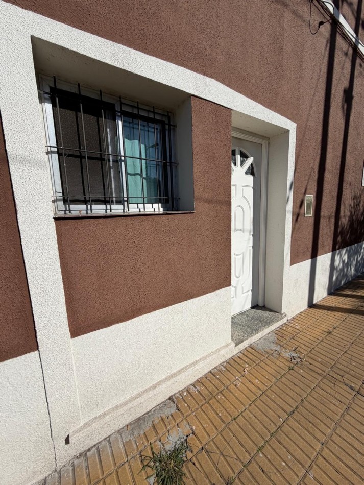 ALQUILER DEPARTAMENTO 2 AMBIENTES, A UNA CUADRA DE AV EVA PERON AL 2100, MAHATMA GANDHI 1203 -TEMPERLEY-