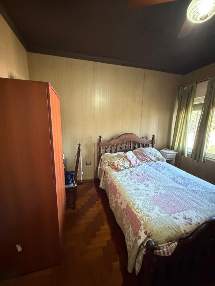 VENTA ESPECTACULAR PROPIEDAD MULTIFAMILIAR -HERMOSA CASA EN PLANTA ALTA Y DOS DEPARTAMENTOS EN PLANTA BAJA, PARQUE Y GARAJE IDEAL PARA VIVIENDA Y RENTA, MAHATMA GANDHI 1203 -TEMPERLEY-