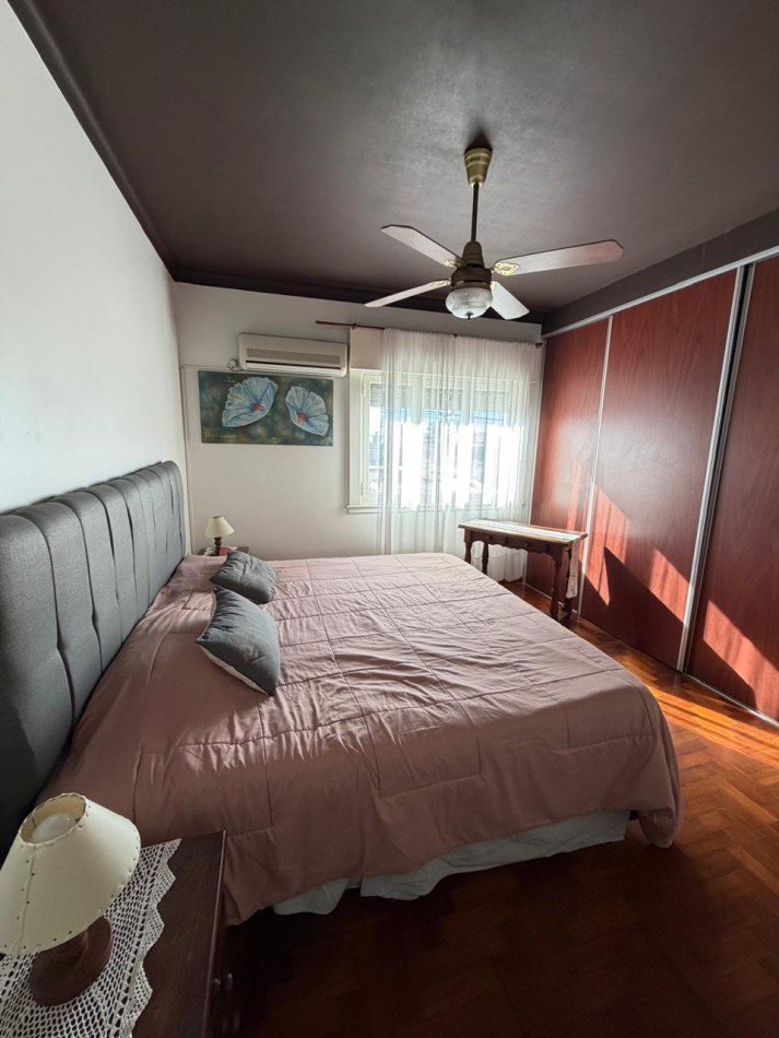 VENTA ESPECTACULAR PROPIEDAD MULTIFAMILIAR -HERMOSA CASA EN PLANTA ALTA Y DOS DEPARTAMENTOS EN PLANTA BAJA, PARQUE Y GARAJE IDEAL PARA VIVIENDA Y RENTA, MAHATMA GANDHI 1203 -TEMPERLEY-