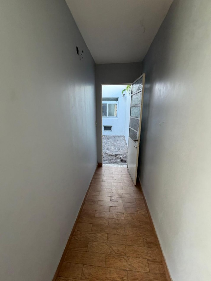 VENTA IMPORTANTE CHALET DE CATEGORIA, 5 AMBIENTES, CON QUINCHO Y PILETA, AVENIDA HIPOLITO YRIGOYEN 10831 -TEMPERLEY-