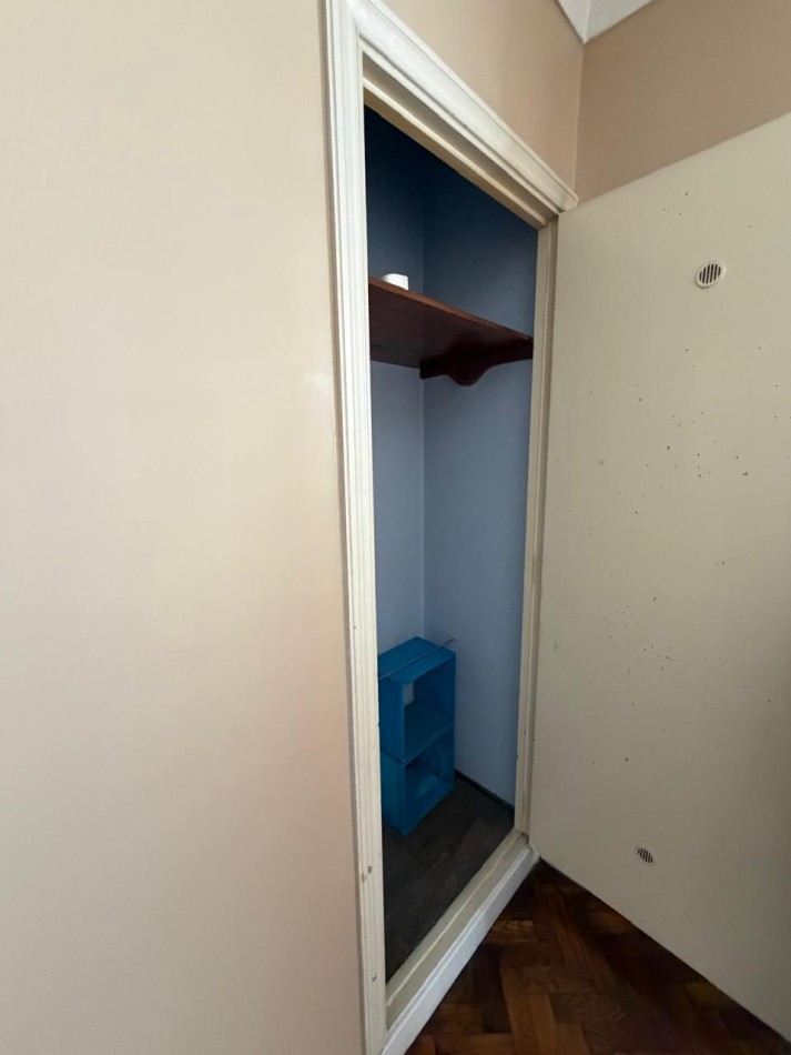 VENTA IMPORTANTE CHALET DE CATEGORIA, 5 AMBIENTES, CON QUINCHO Y PILETA, AVENIDA HIPOLITO YRIGOYEN 10831 -TEMPERLEY-