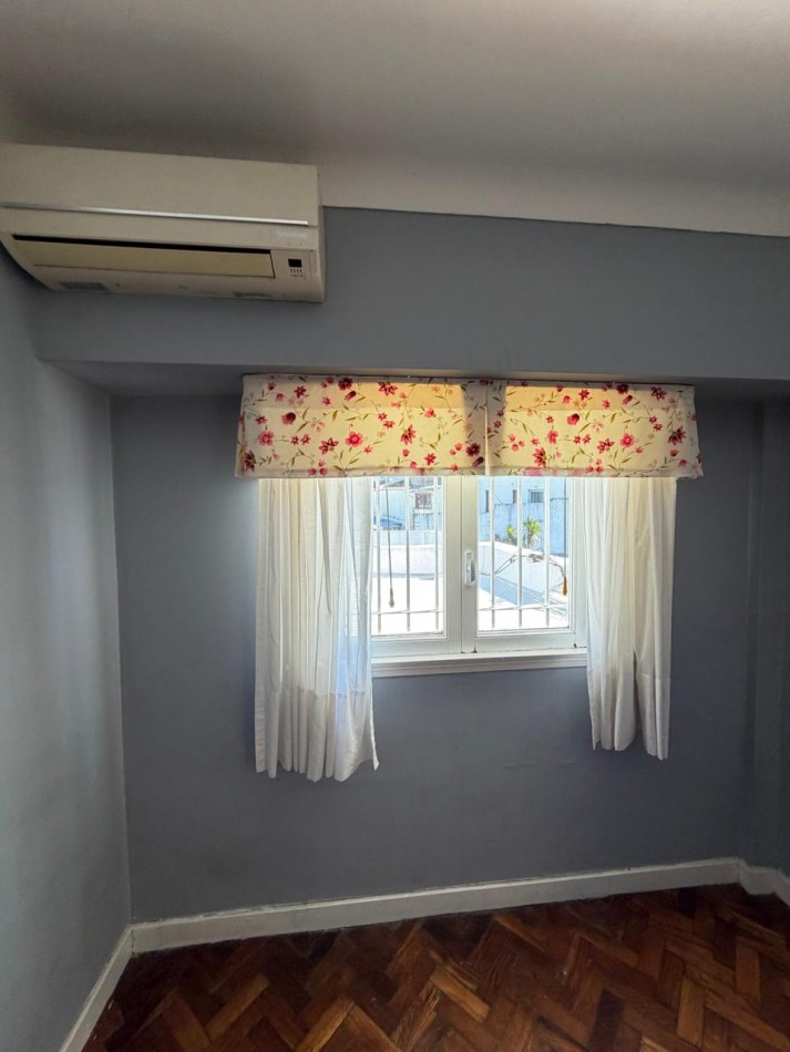VENTA IMPORTANTE CHALET DE CATEGORIA, 5 AMBIENTES, CON QUINCHO Y PILETA, AVENIDA HIPOLITO YRIGOYEN 10831 -TEMPERLEY-