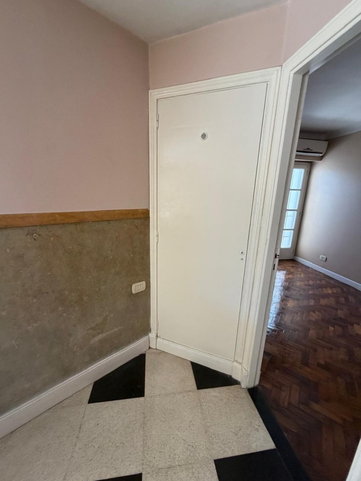 VENTA IMPORTANTE CHALET DE CATEGORIA, 5 AMBIENTES, CON QUINCHO Y PILETA, AVENIDA HIPOLITO YRIGOYEN 10831 -TEMPERLEY-