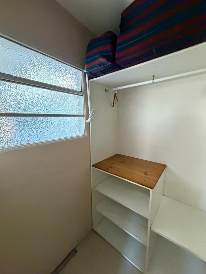 VENTA IMPORTANTE CHALET DE CATEGORIA, 5 AMBIENTES, CON QUINCHO Y PILETA, AVENIDA HIPOLITO YRIGOYEN 10831 -TEMPERLEY-