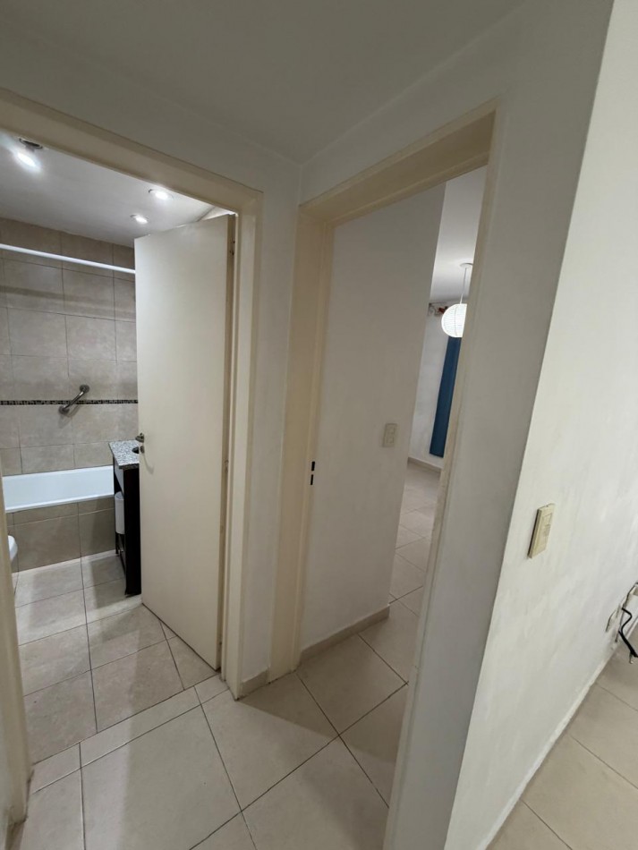 ALQUILER DEPARTAMENTO 2 AMBIENTES PLANTA BAJA, EXCELENTE UBICACION A 3 CUADRAS DE AV HIP. YRIGOYEN AL 9300, COLOMBRES 745 -LOMAS DE ZAMORA-
