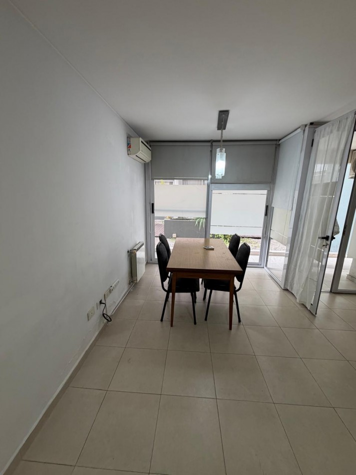 ALQUILER DEPARTAMENTO 2 AMBIENTES PLANTA BAJA, EXCELENTE UBICACION A 3 CUADRAS DE AV HIP. YRIGOYEN AL 9300, COLOMBRES 745 -LOMAS DE ZAMORA-